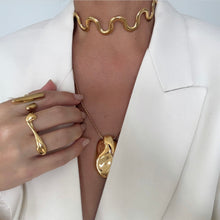 Load image into Gallery viewer, Worm Choker
