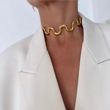 Load image into Gallery viewer, Worm Choker
