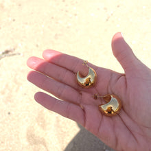 Load image into Gallery viewer, Bubble Chunky Earrings (Gold and Silver)
