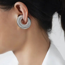 Load image into Gallery viewer, Kat Ear Cuff
