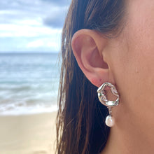 Load image into Gallery viewer, Coral Earrings
